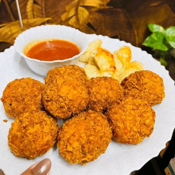 VEG KURKURE MOMOS