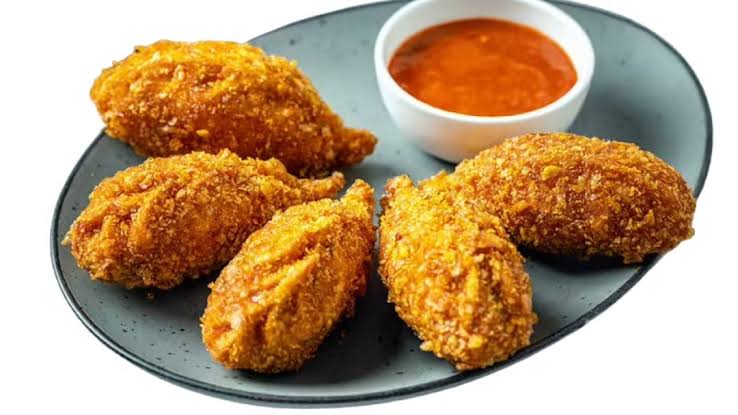 PANEER KURKURE MOMOS