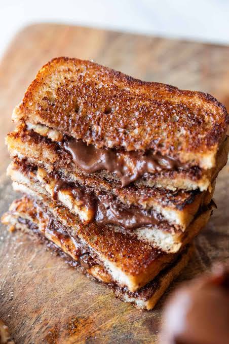 NUTELLA SANDWICH