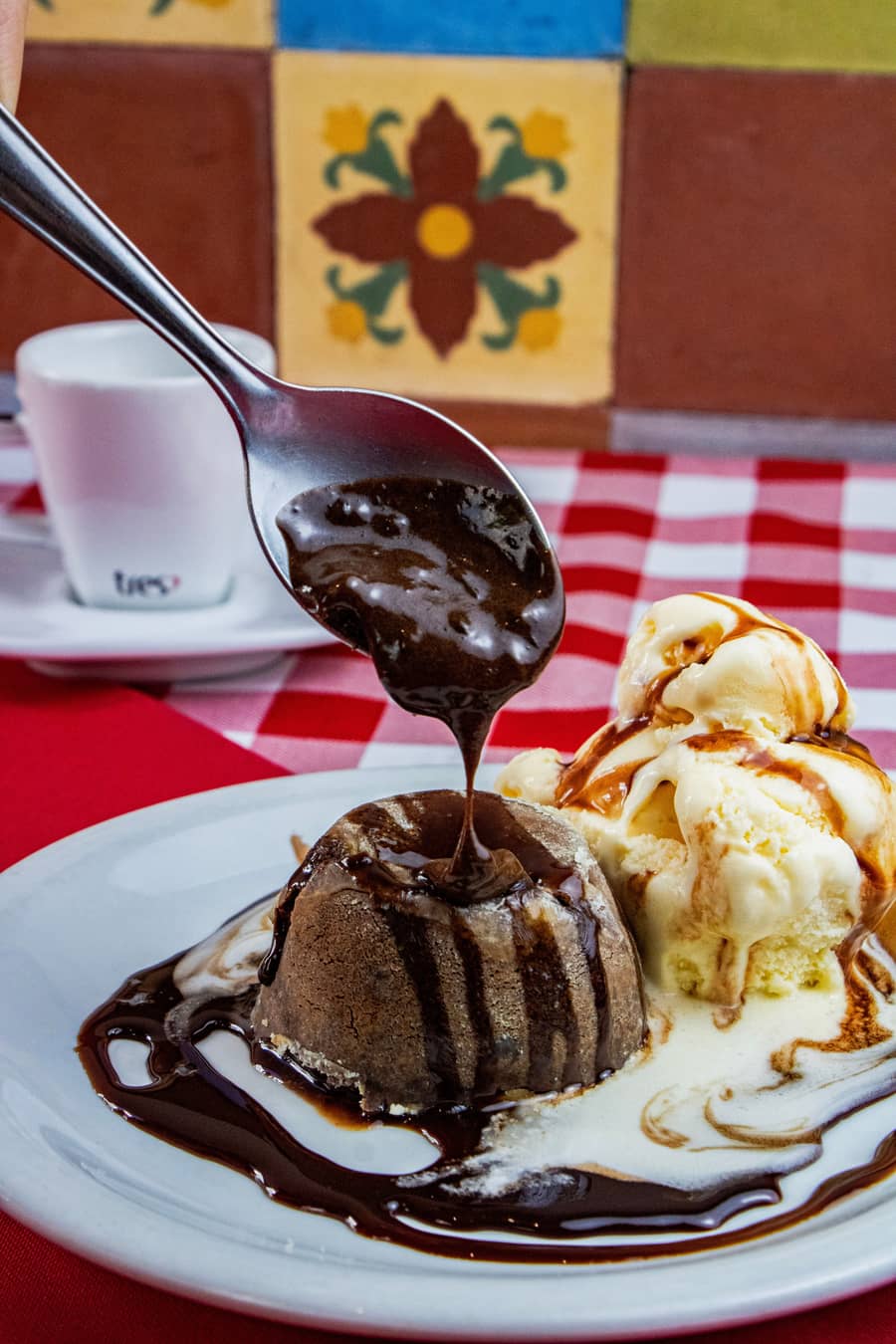 CC WITH CHOCOLATE ICECREAM