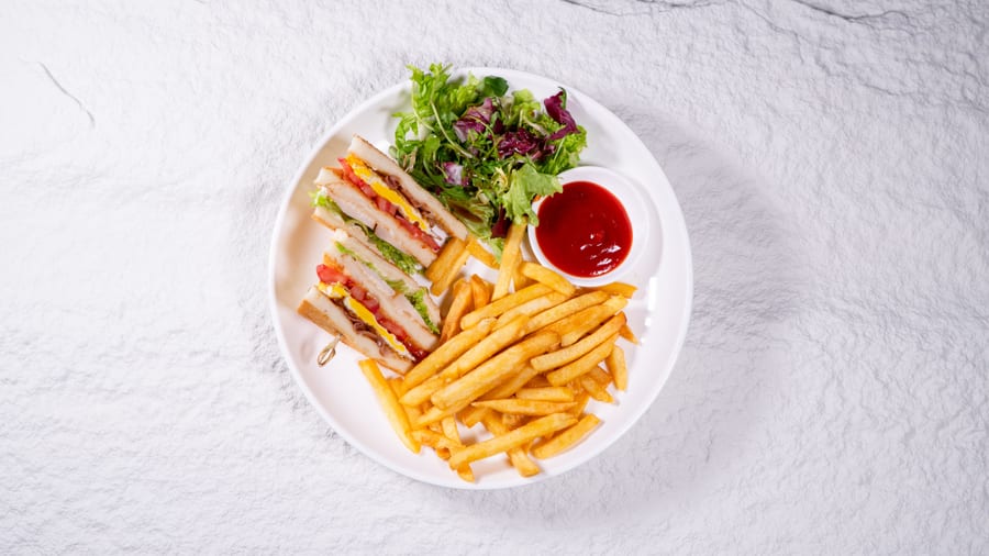 क्लासिक वेज. क्लब सेंडविच - Classic Veg. Club Sandwich