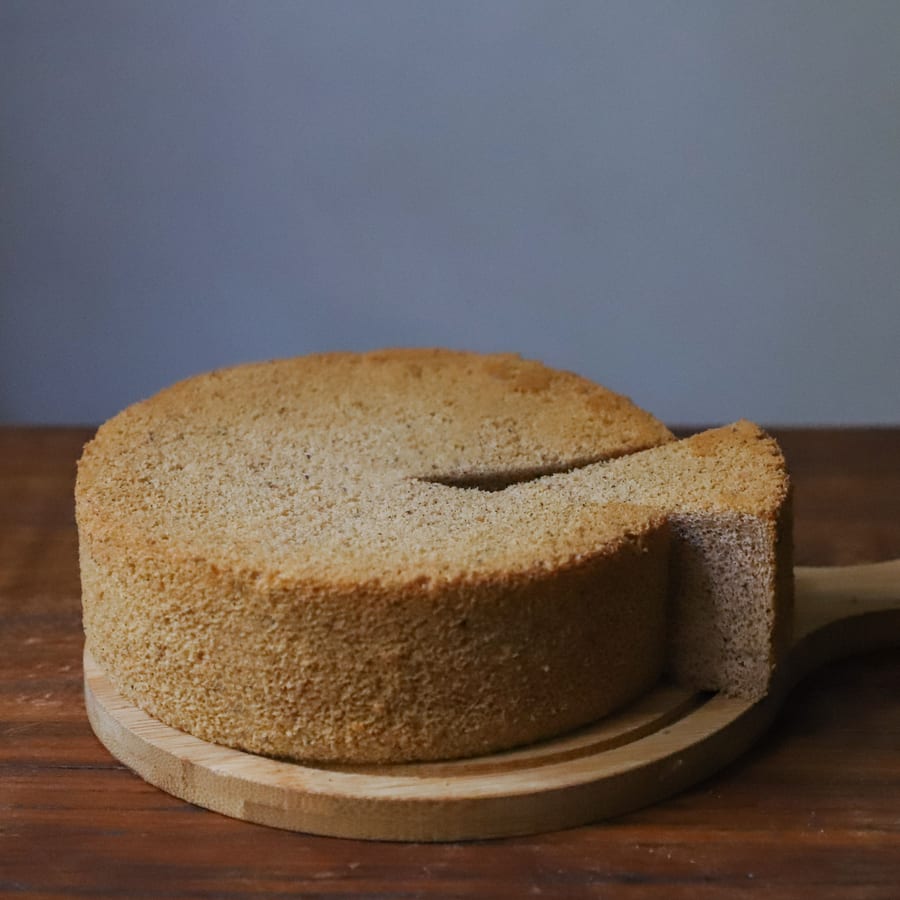 मिल्क केक कटिंग में - Milk Cake Cutting