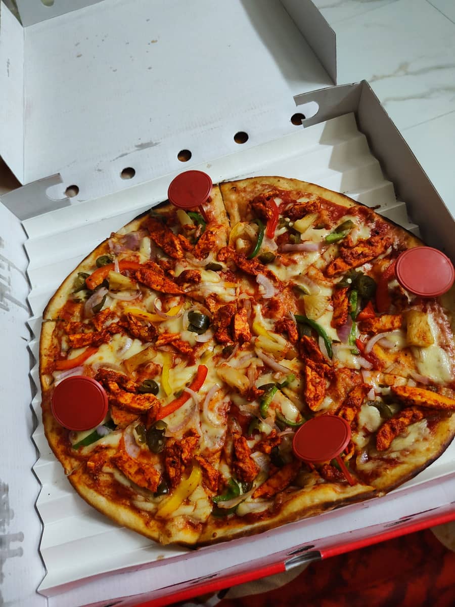 Tandoori Chicken Pizza