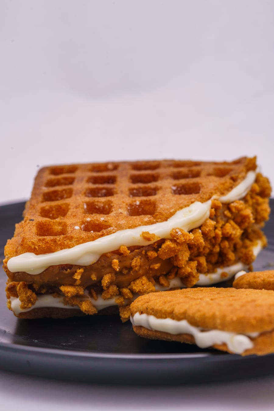 Kunafa Waffle (Sandwich)
