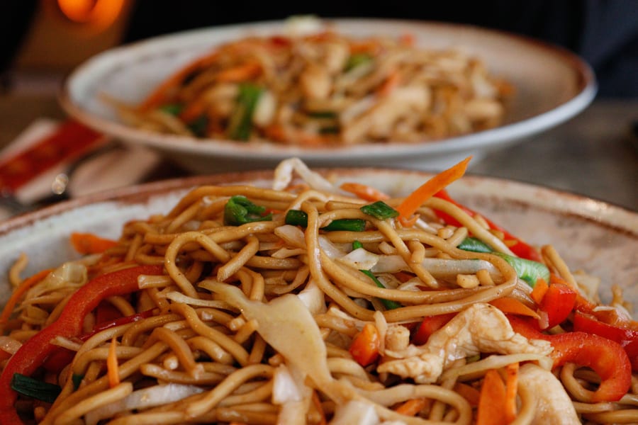 चाउमीन (हाफ)