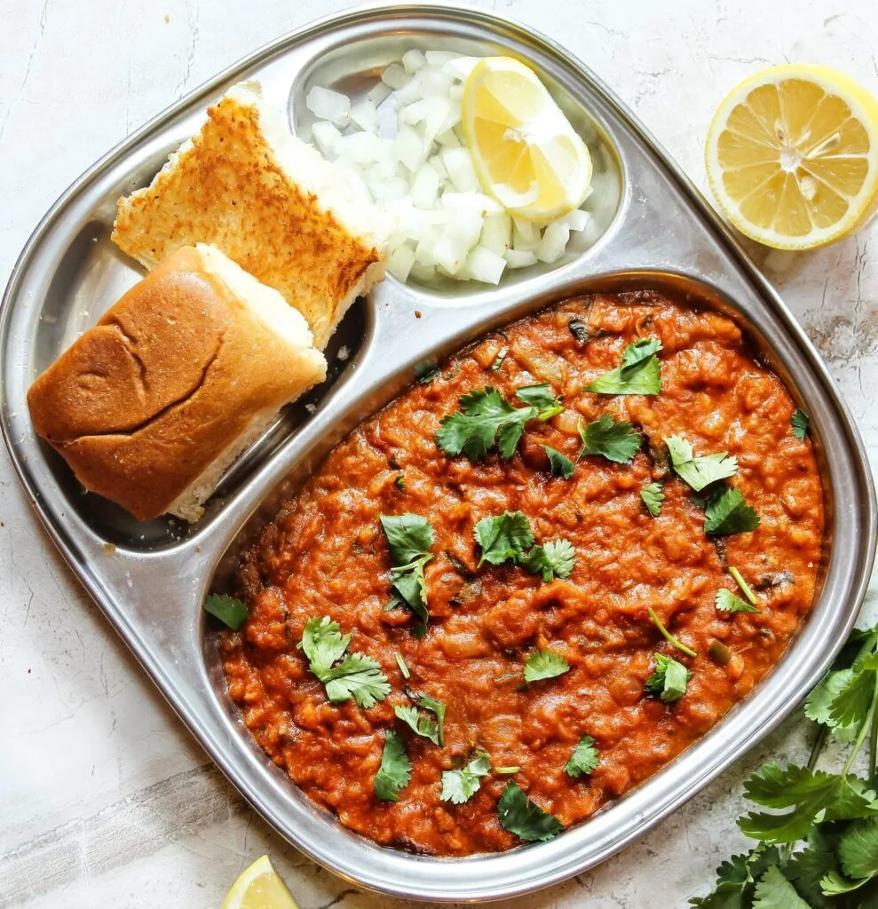 Cheese Special Pav Bhaji (चीज स्पेशल पावभाजी)