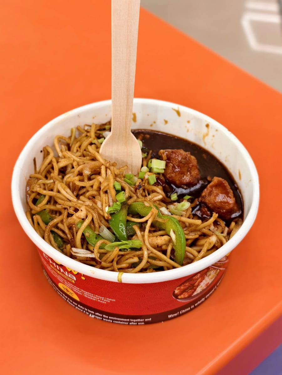 Chowmein with manchurian