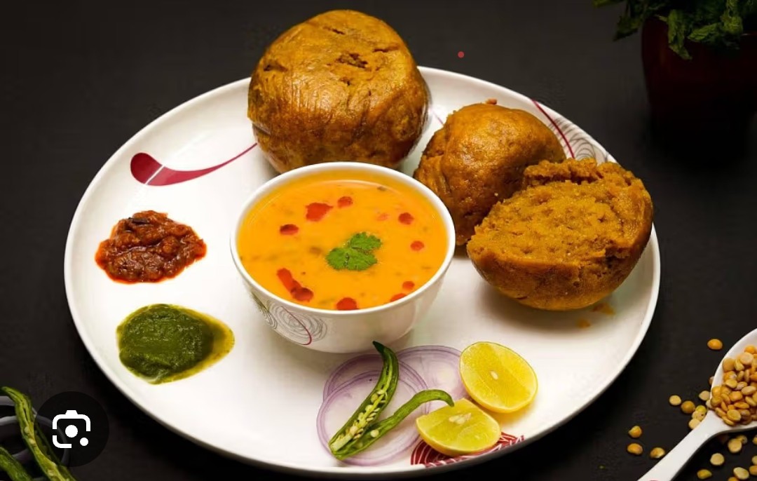 दाल बाफले