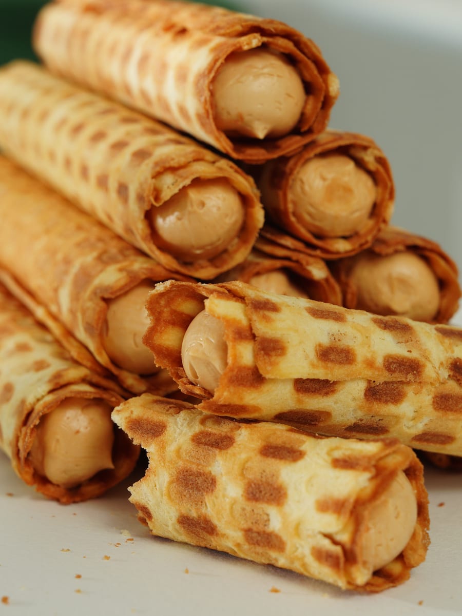 क्रीम रोल (Cream Roll)