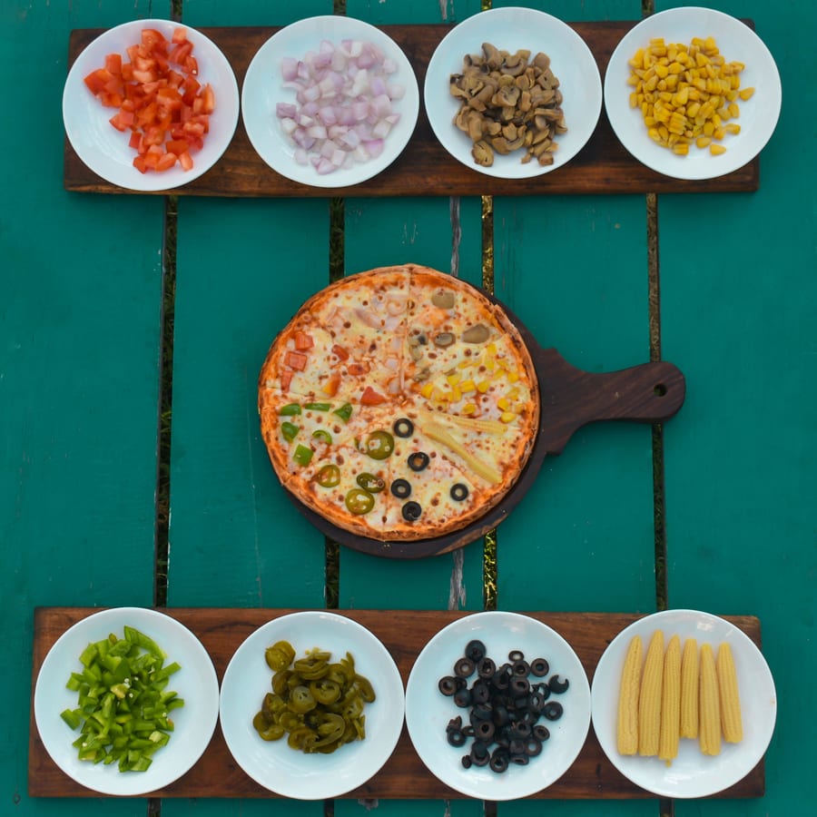 Mix Veggie Pizza (TOMATO, ONION, CAPSICUM, CORN) (Medium)