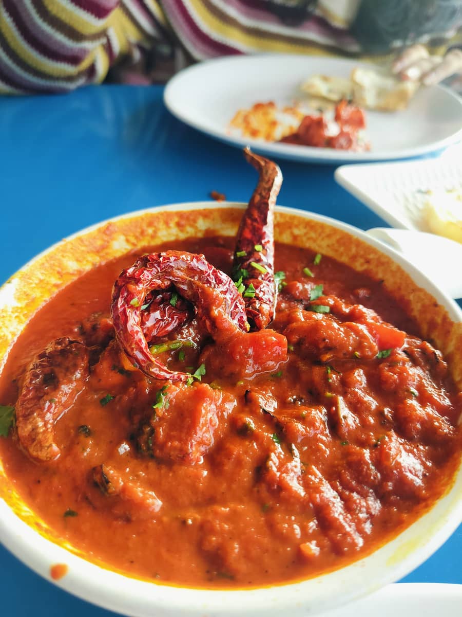 Kaju Curry (Red / White)