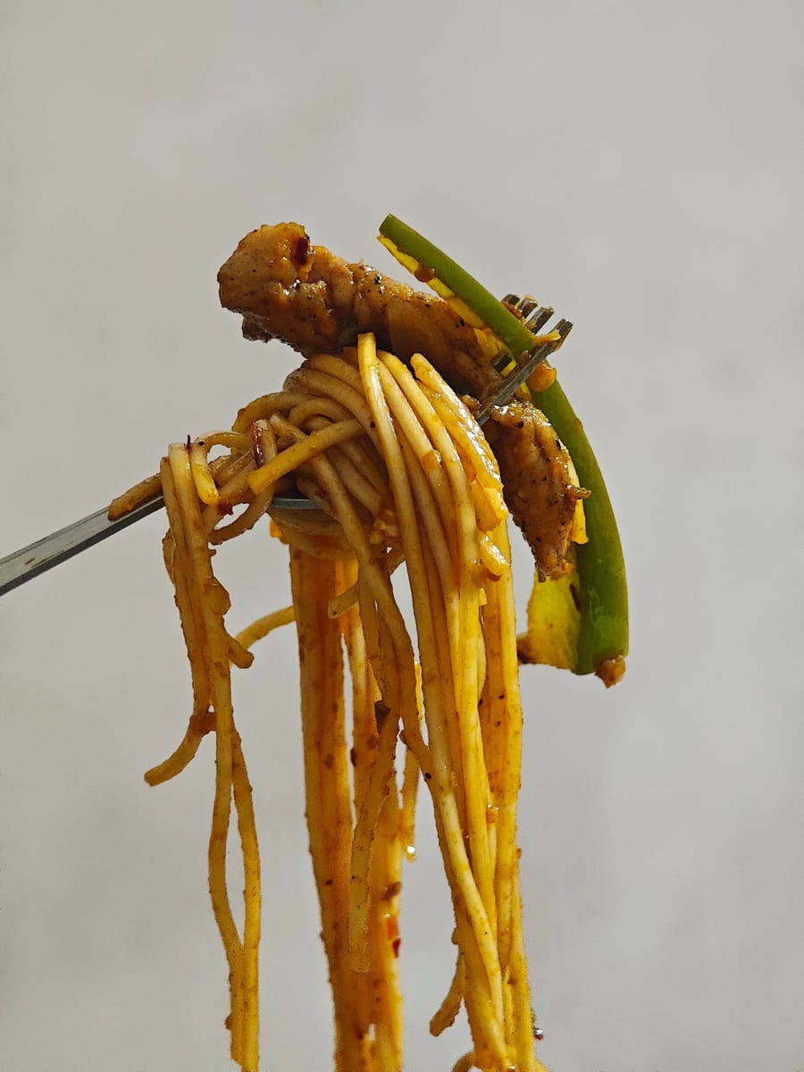 चिली गार्लिक नूडल्स.