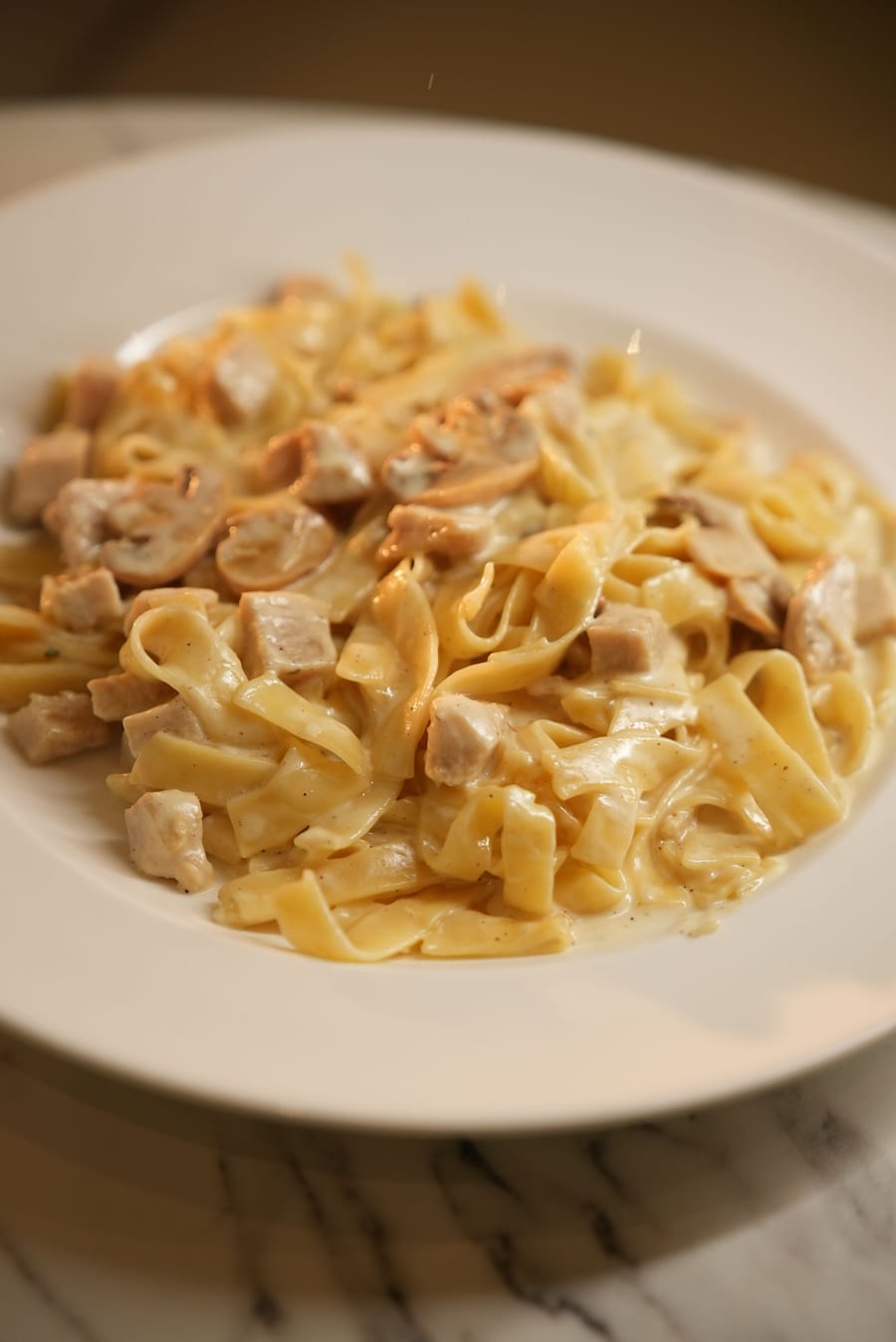 Pasta Alfredo (White Sauce)