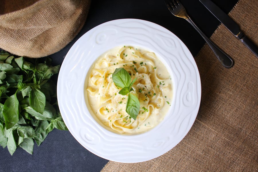 Alfredo Pasta (White Sauce)