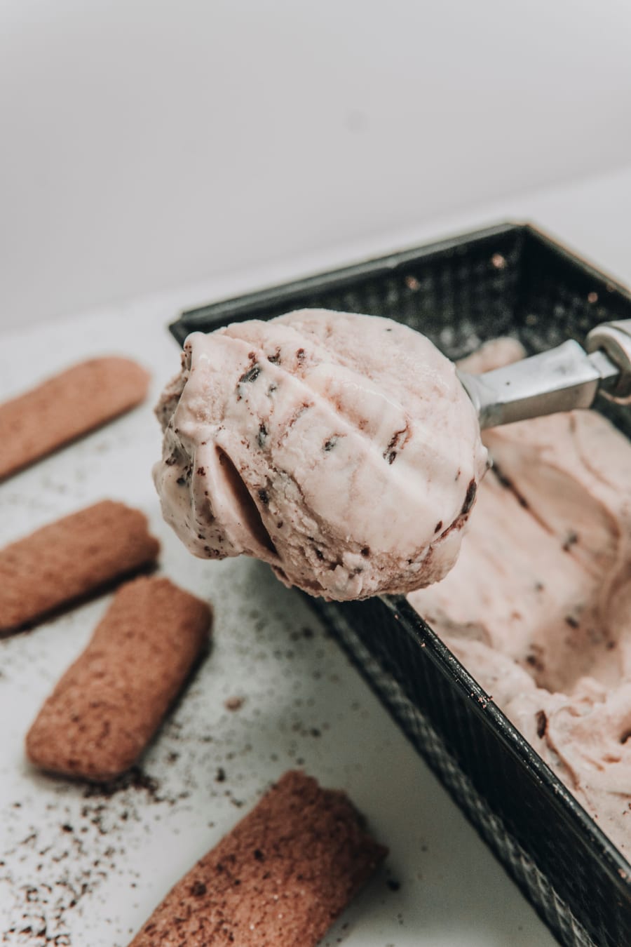 Cookie 'N Cream Tub  icecrem