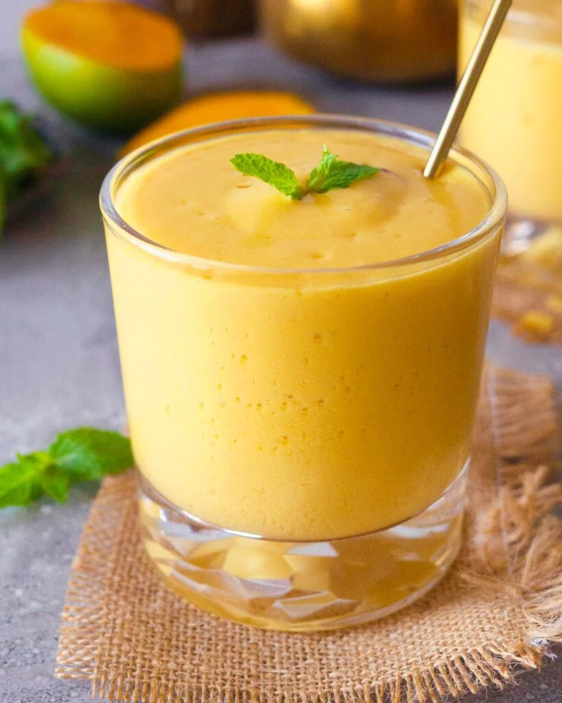मैंगो लस्सी (Mango Lassi)