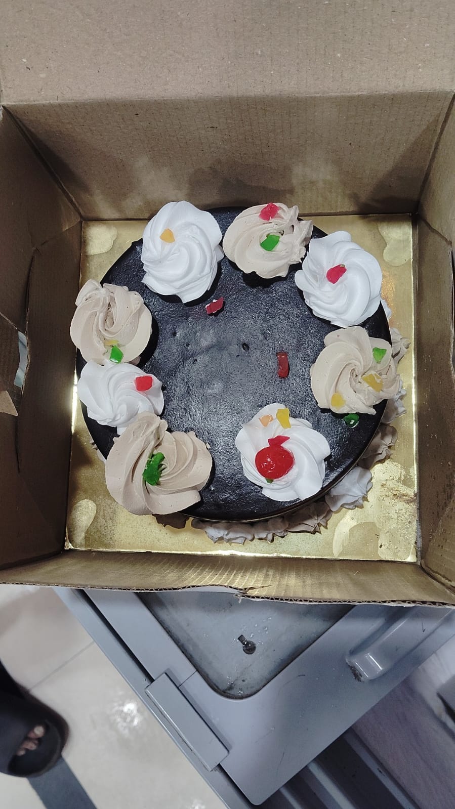 CHOCOLATE CAKE