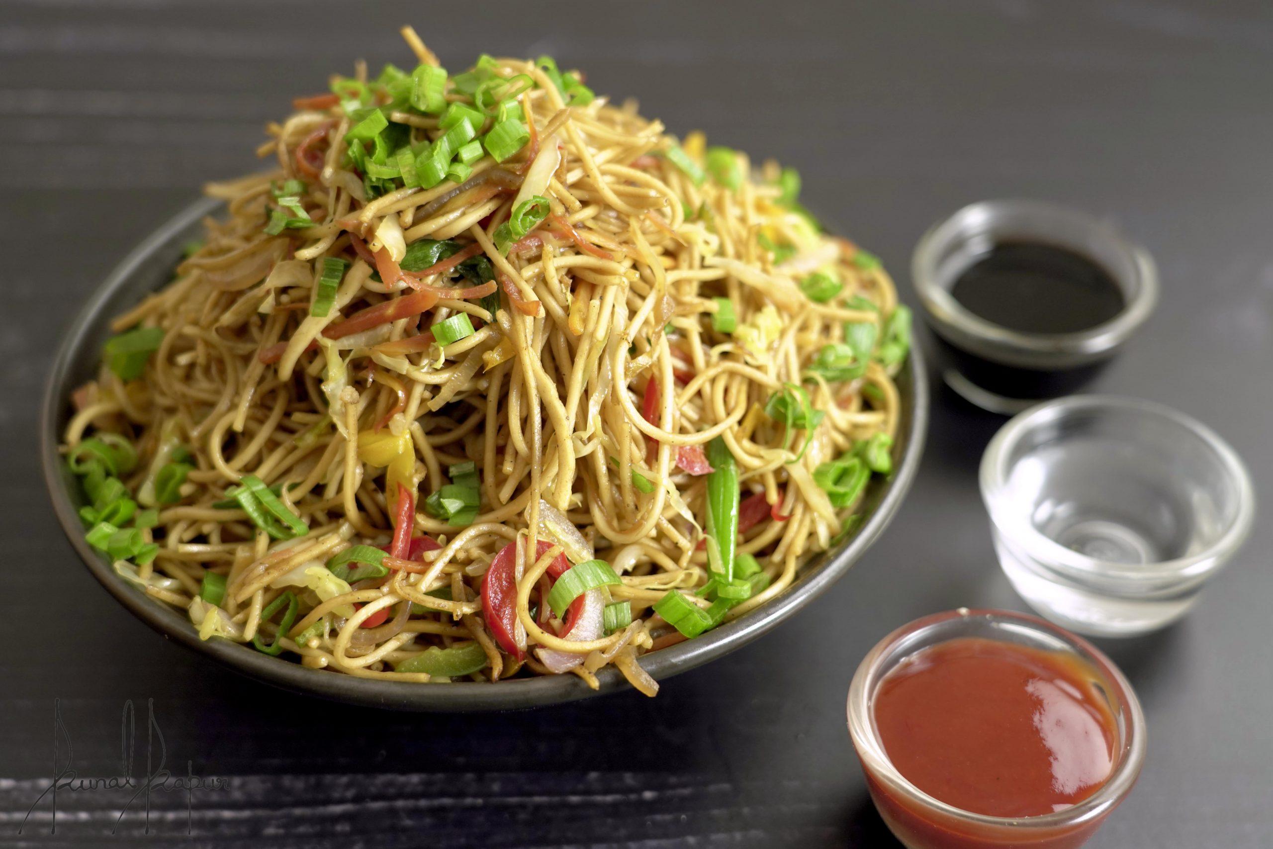वेज चाउमीन (Veg Chowmein)