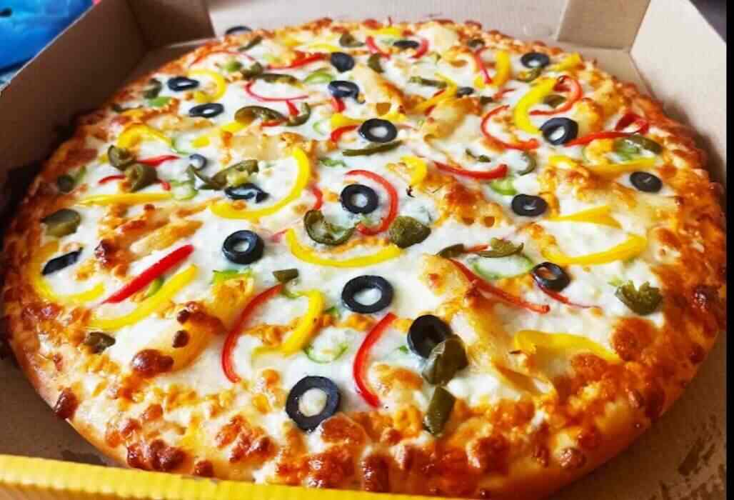 डेली डिलाईट स्पेशल पिज्जा (Daily Delight Special Pizza)