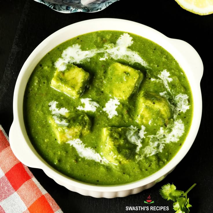 पालक पनीर (Palak Paneer)