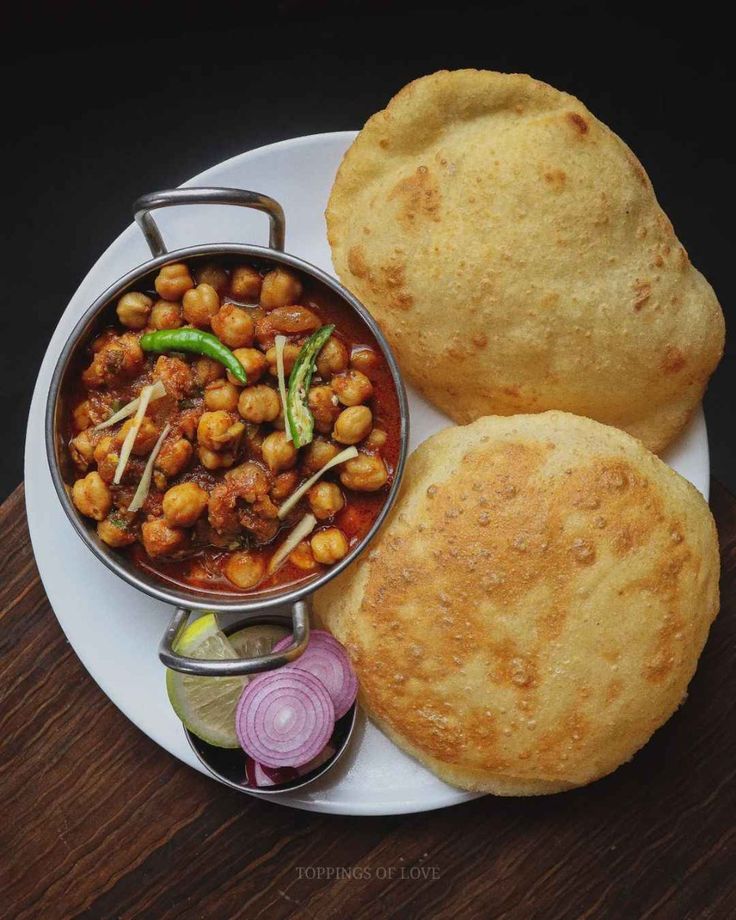 Chhola bhatura
