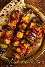 Tandoori Paneer Pizza