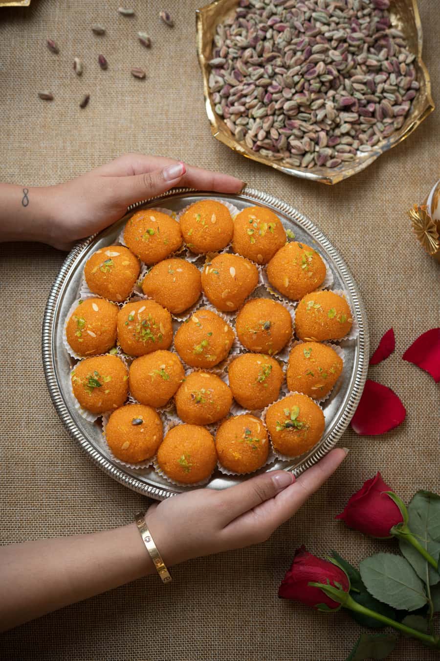 मोतीचूर लड्डू घी