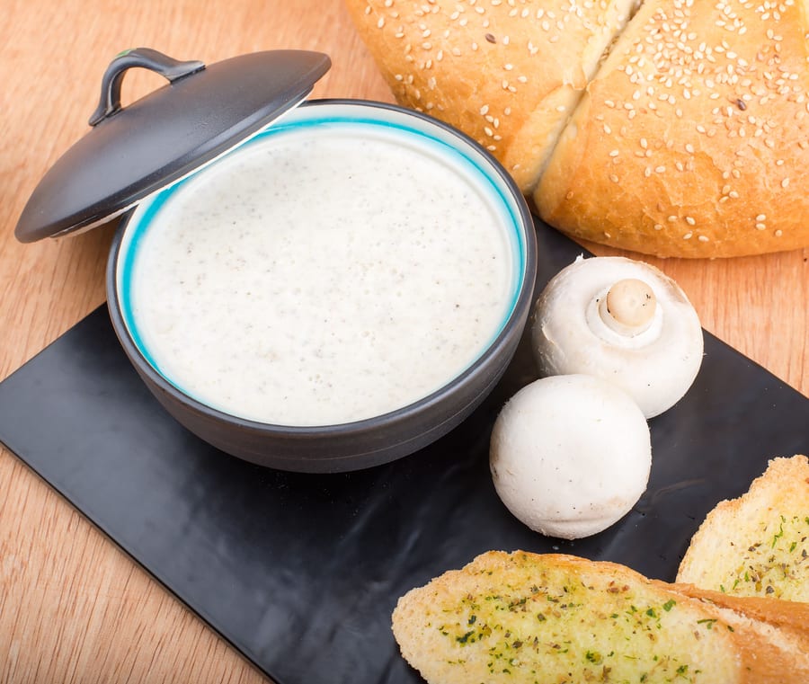 Cream of mushroom soup (क्रीम ऑफ मशरूम सूप)