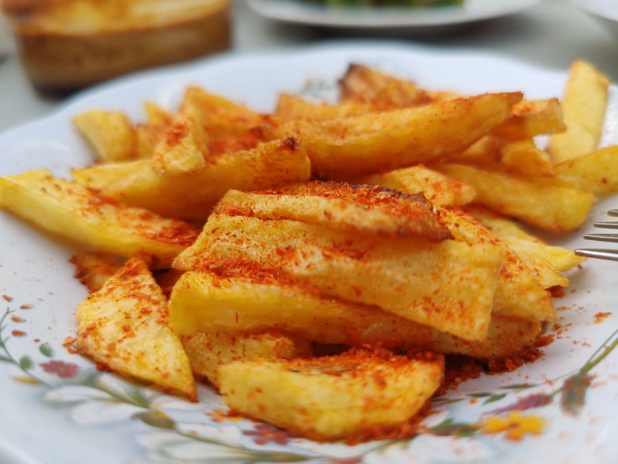 Spicy Schezwan Potato (स्पाइसी शेज़वान पोटैटो)