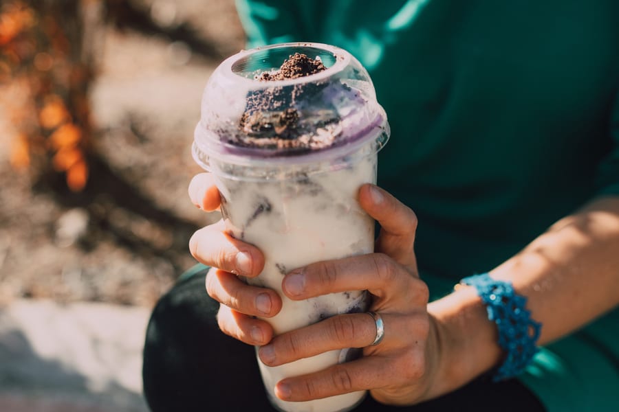 MEDIUM WITH ICE CREAM