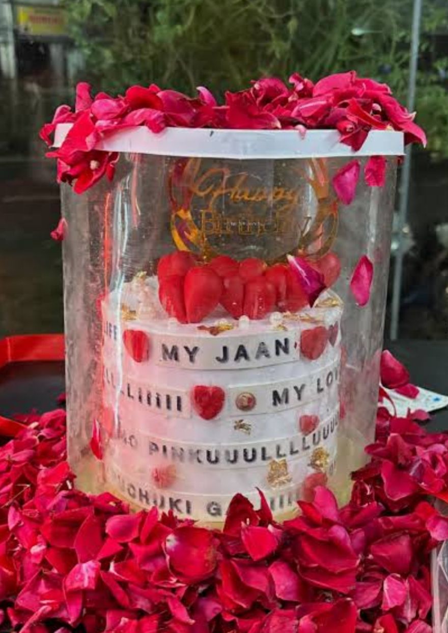Rose BoX Cake
