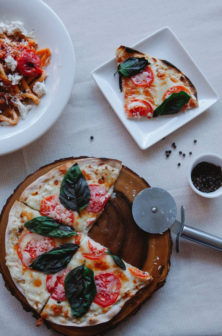 WHITE/RED PASTA PIZZA (L)