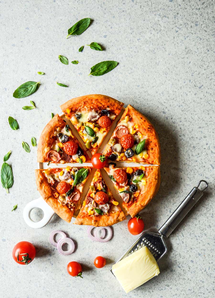 White/ Red Veg Pizza