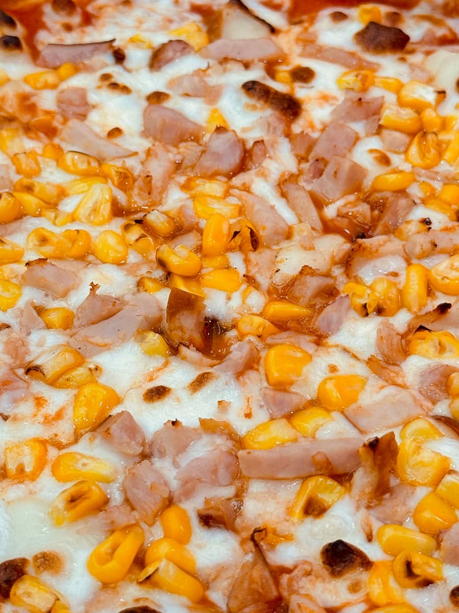 CORN CHEESE BURST PIZZA (L)