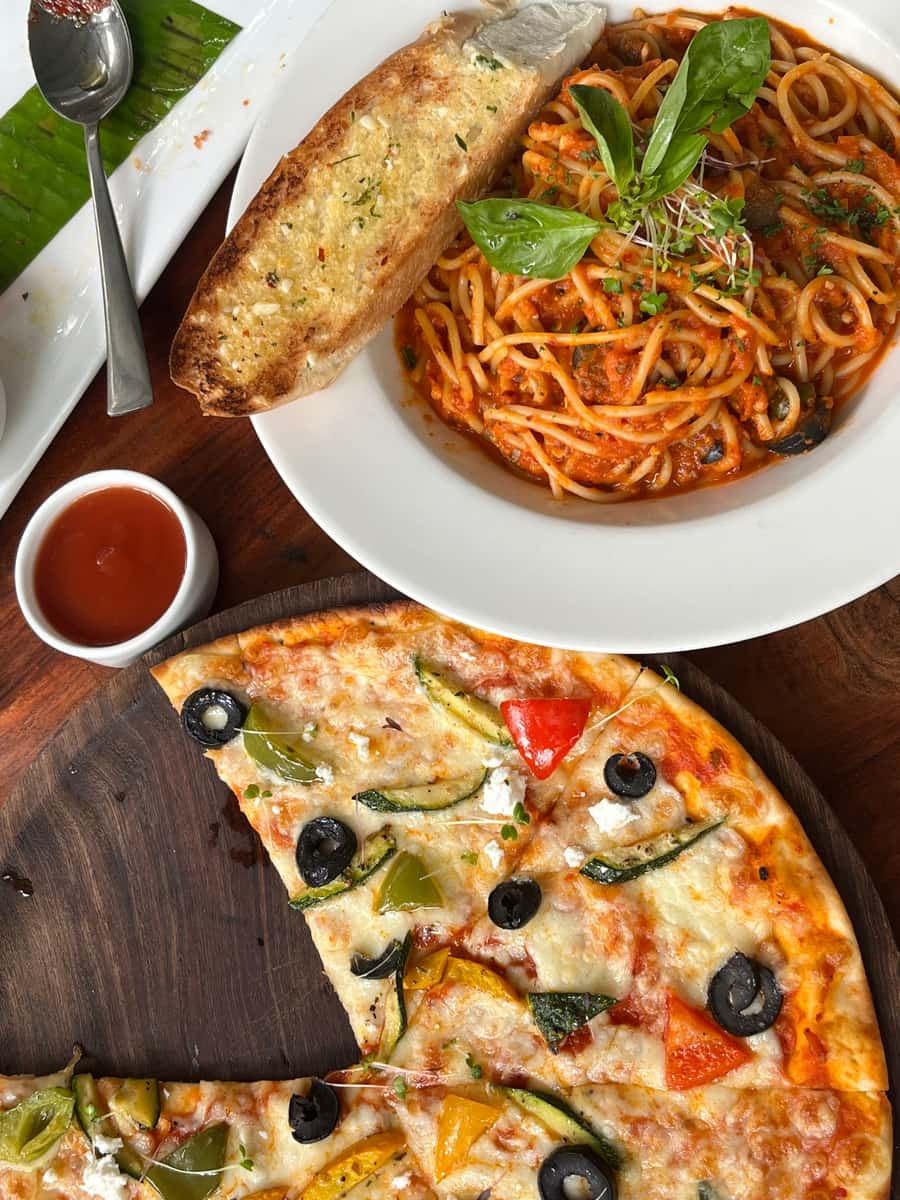 White Sauce Pasta Pizza