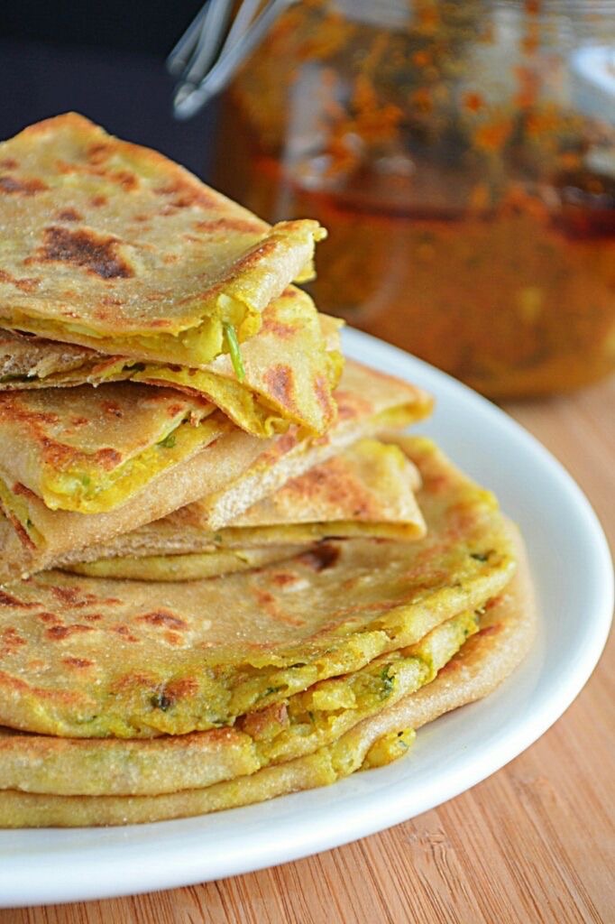 आलू पराठा (Aloo Paratha)