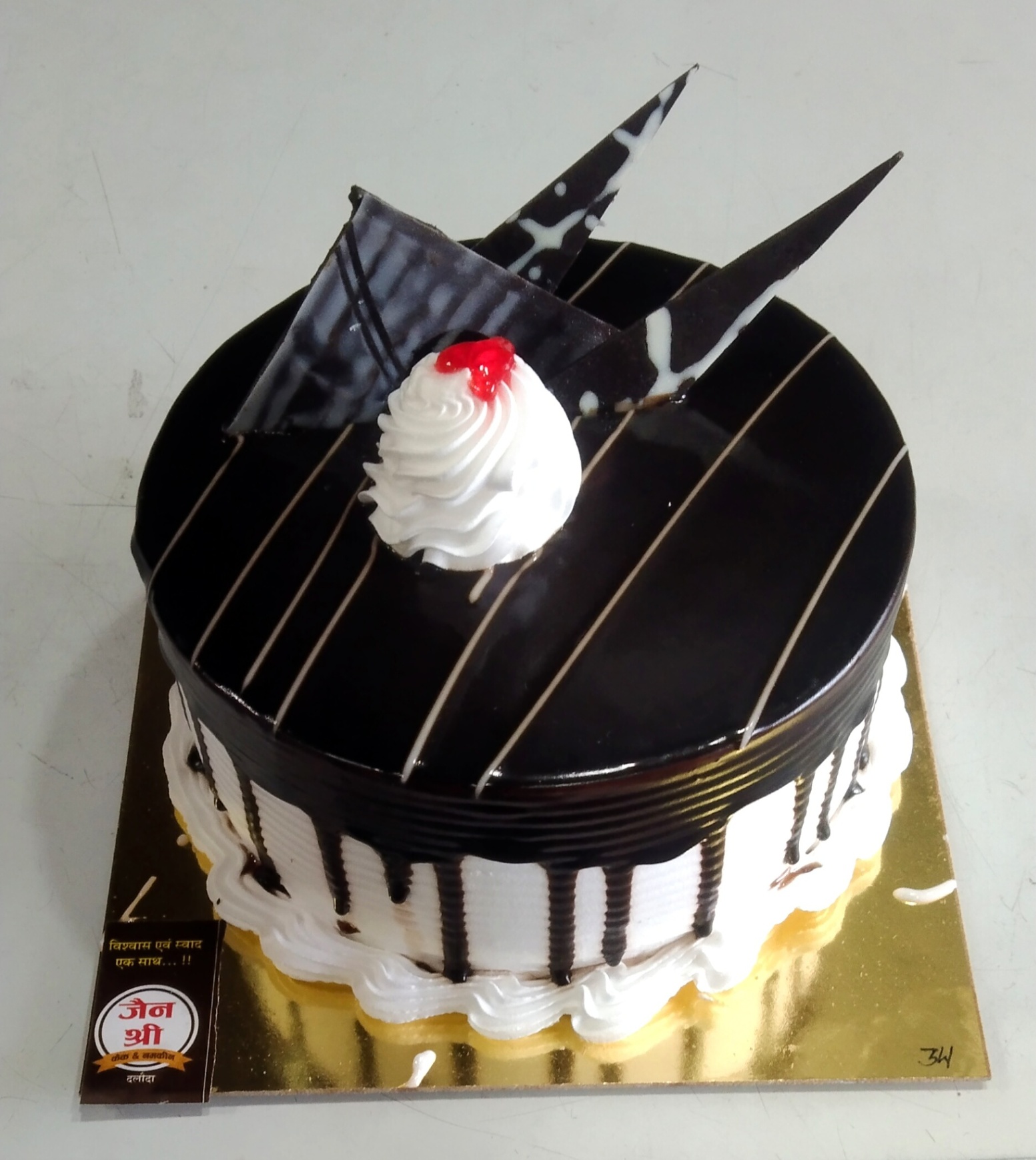 Black Forest Cake (1 Pound)
